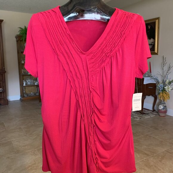 NWT Coldwater Creek Raspberry Top Asymmetrical Front Pintuck Accents size Large - Picture 1 of 8
